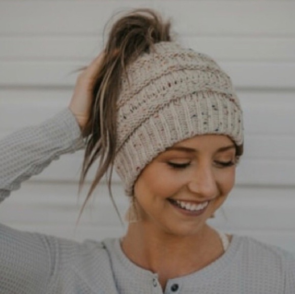⬇️⬇️ Messy Bun Ponytail Chunky Knit Beanie Hat - Picture 2 of 4
